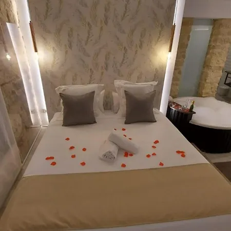 Deluxe Compact Flat With Jacuzzi Διαμέρισμα