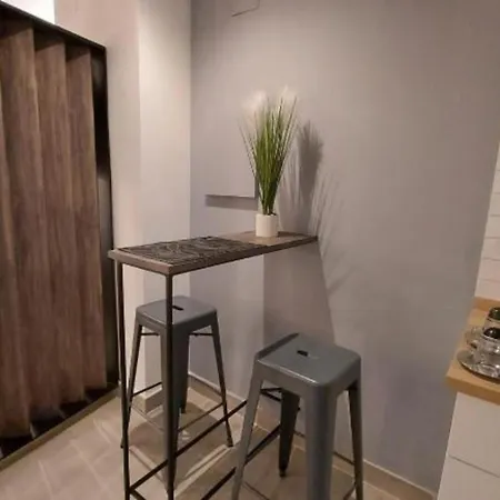 Deluxe Compact Flat With Jacuzzi Διαμέρισμα *