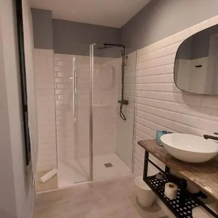 Deluxe Compact Flat With Jacuzzi لقنت